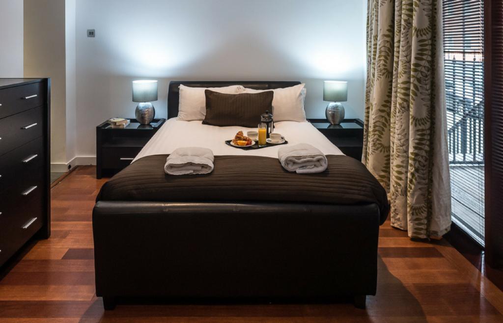 Base Serviced Apartments - Sir Thomas Street Liverpool Extérieur photo