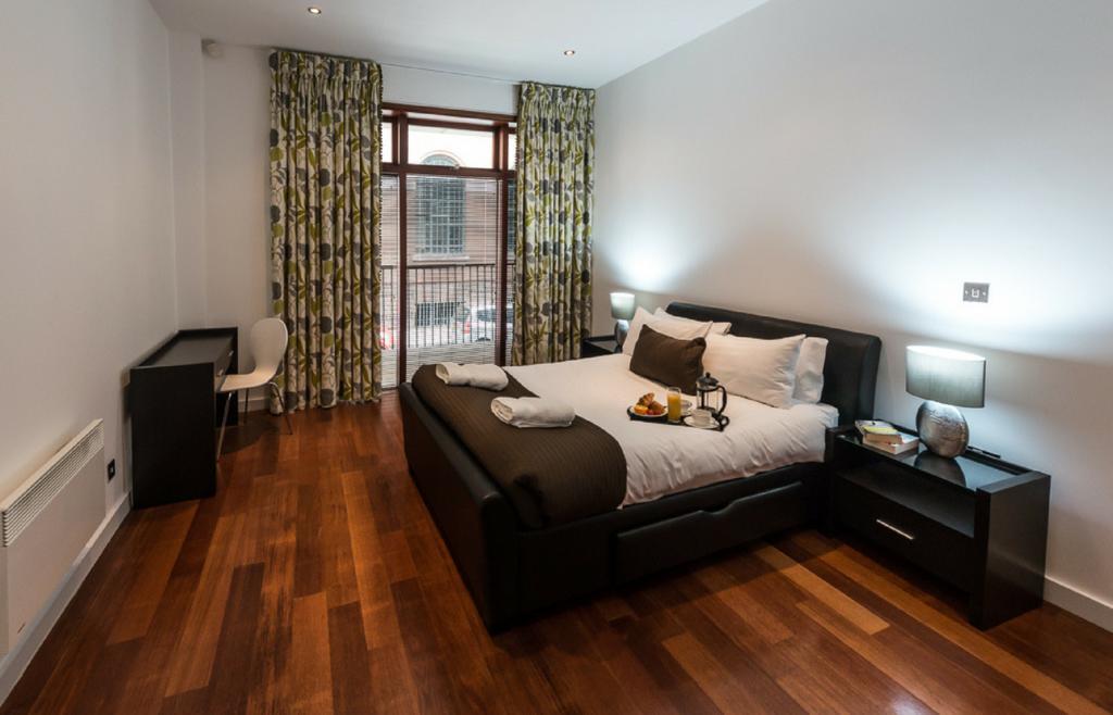 Base Serviced Apartments - Sir Thomas Street Liverpool Extérieur photo