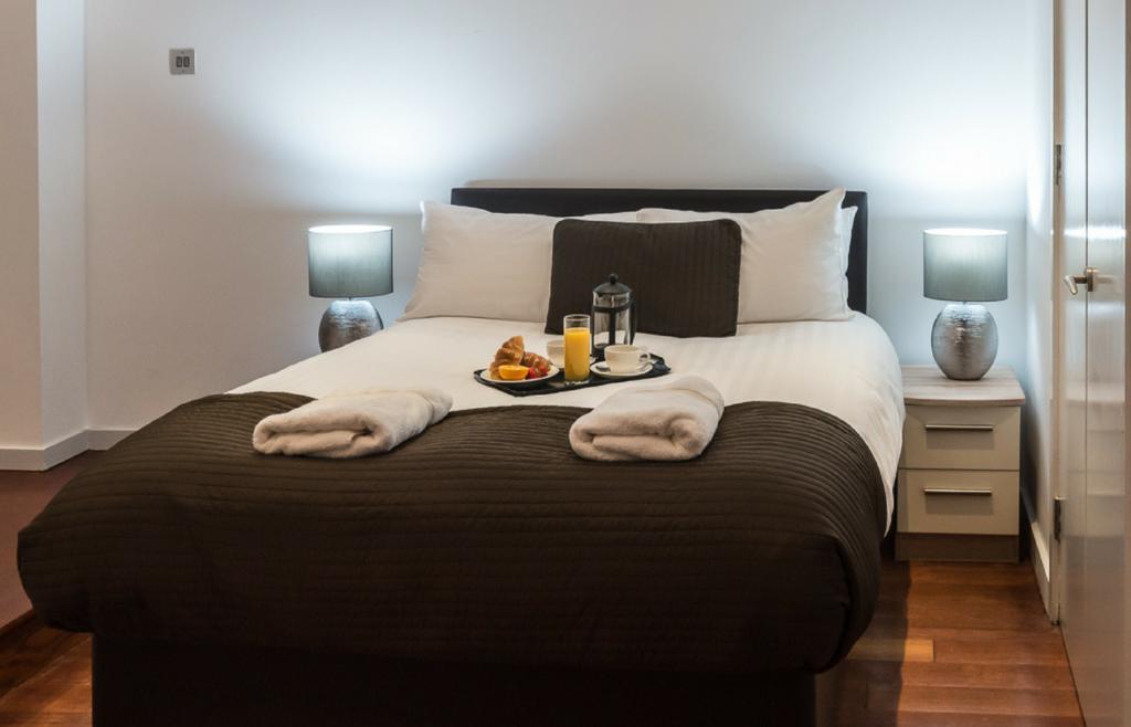 Base Serviced Apartments - Sir Thomas Street Liverpool Extérieur photo